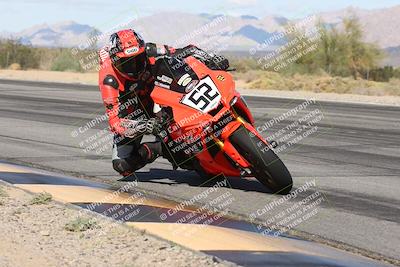 media/Nov-16-2025-Race Pace (Sun) [[8c5fa54630]]/Verified Riders/4-Turn 3 Inside (1050am)/